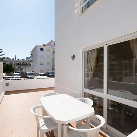 Local Living 93 By Destination Algarve