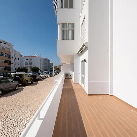 Local Living 93 By Destination Algarve * Lagos